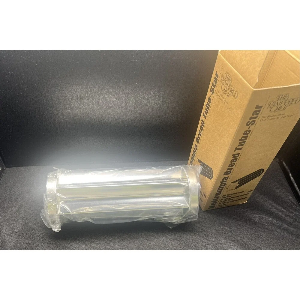 THE PAMPERED CHEF Valtrompia Bread Tube Star #1570 NEW IN BOX